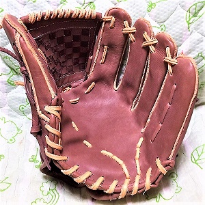 実際の軟球公式試合にも使用されているオーダーメイドグラブ。安心の3年保証はヤマカツだけ♪